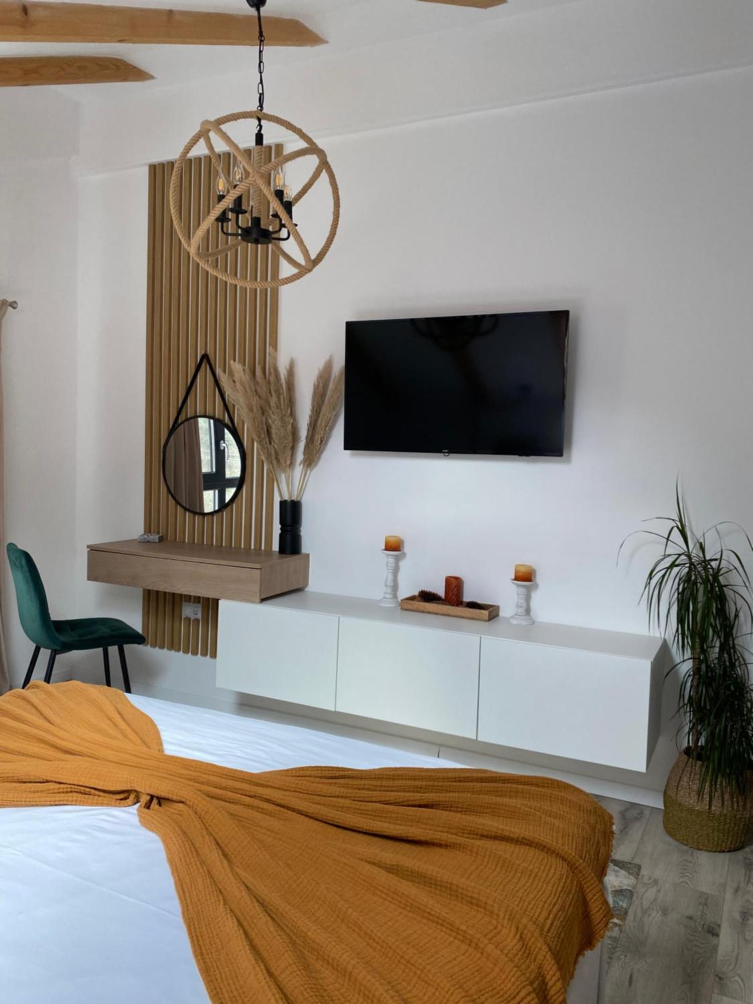 Queen'S Heart Guesthouse Бран Екстериор снимка