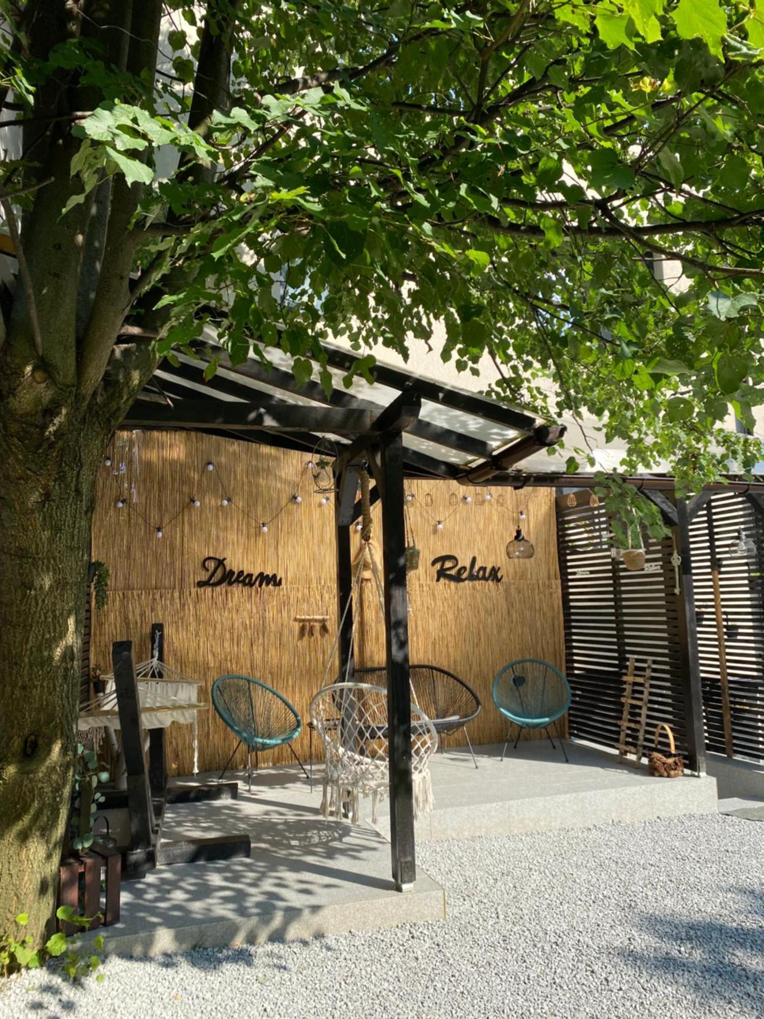 Queen'S Heart Guesthouse Бран Екстериор снимка