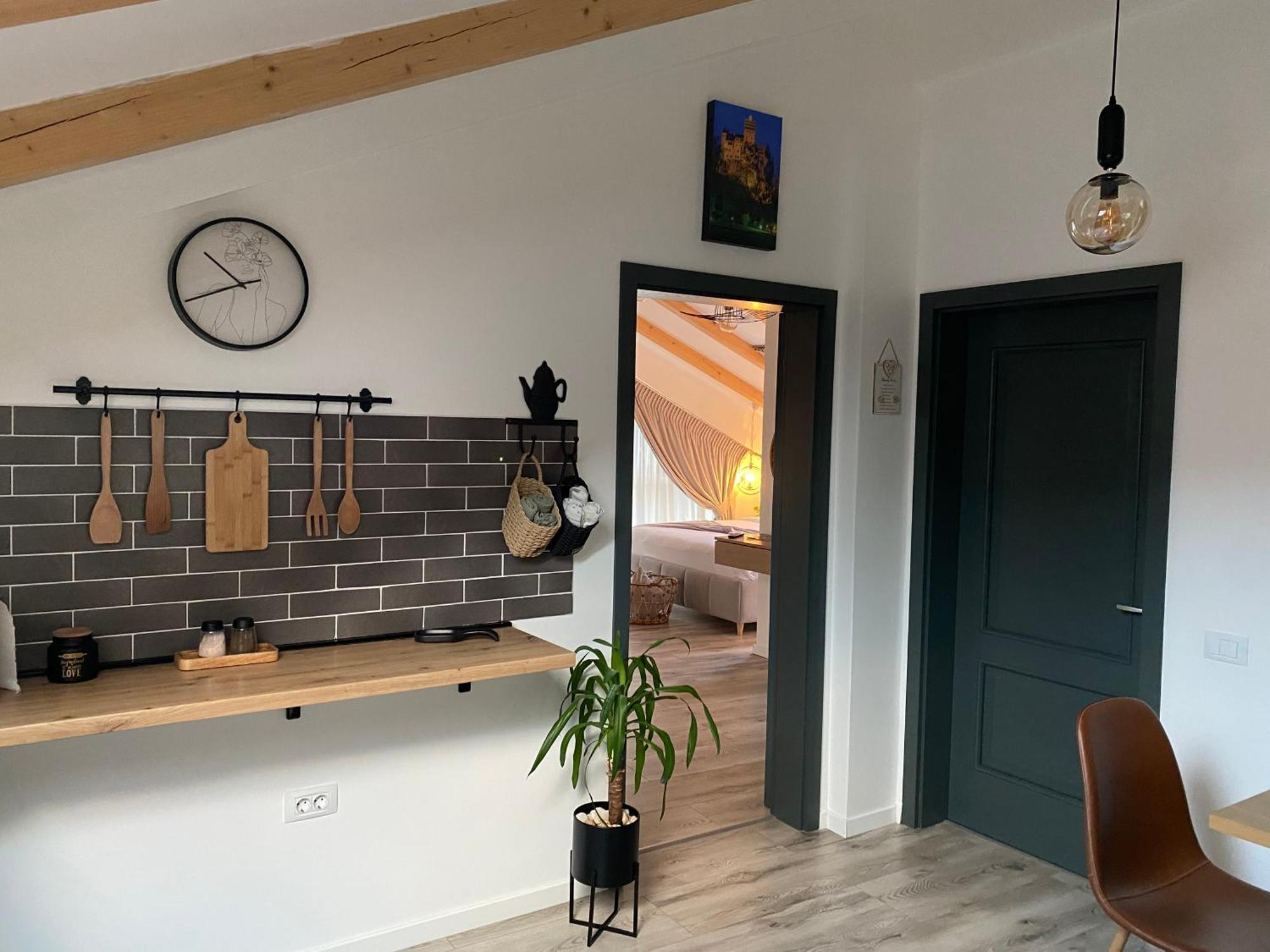 Queen'S Heart Guesthouse Бран Екстериор снимка
